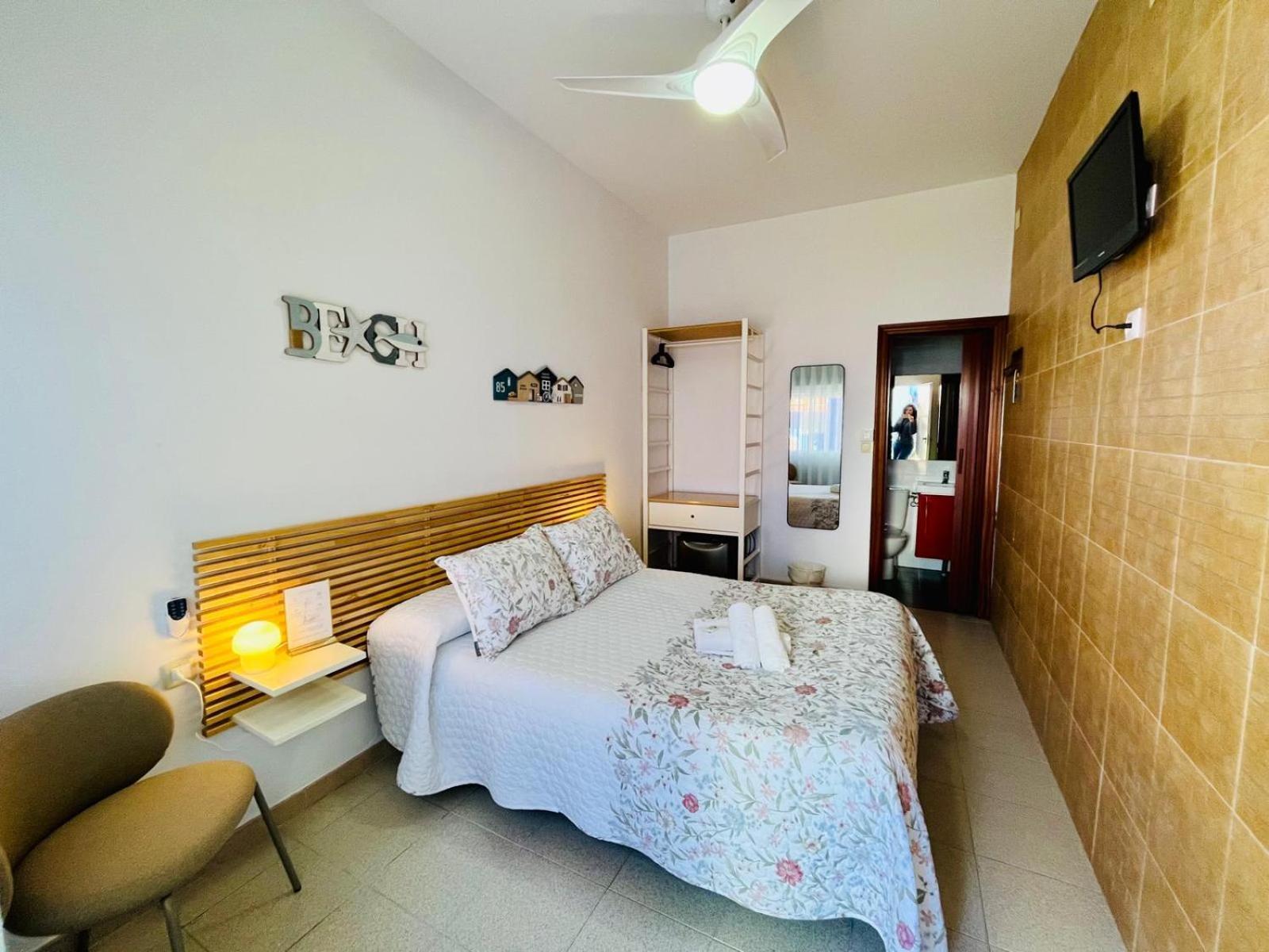 Hostal El Faro チピオナ エクステリア 写真
