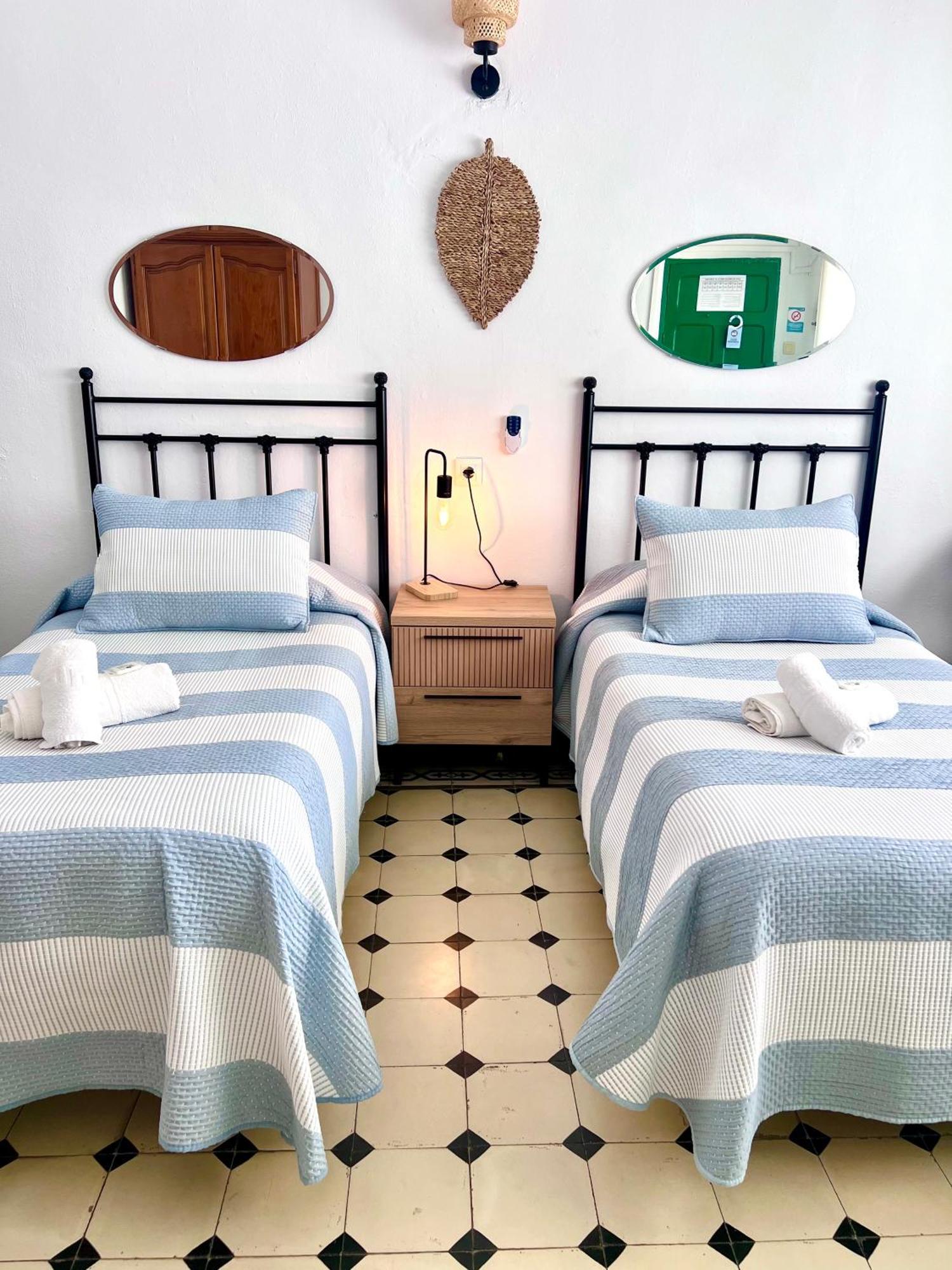 Hostal El Faro チピオナ エクステリア 写真